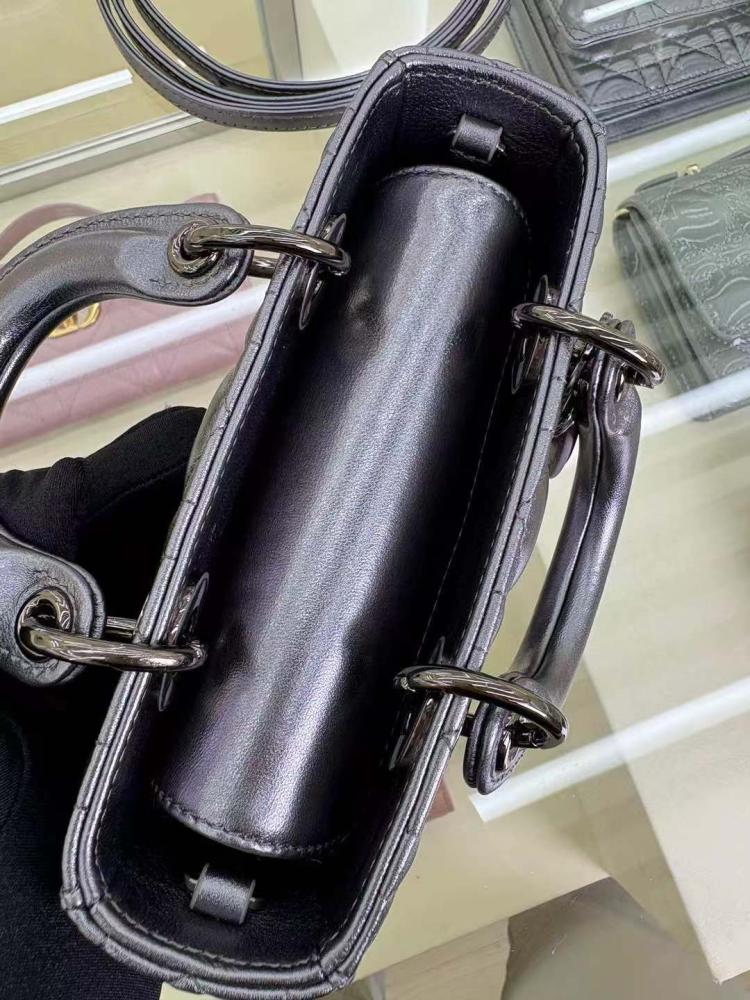 حقيبة ديور