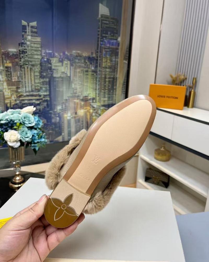 Louis Vuitton slippers