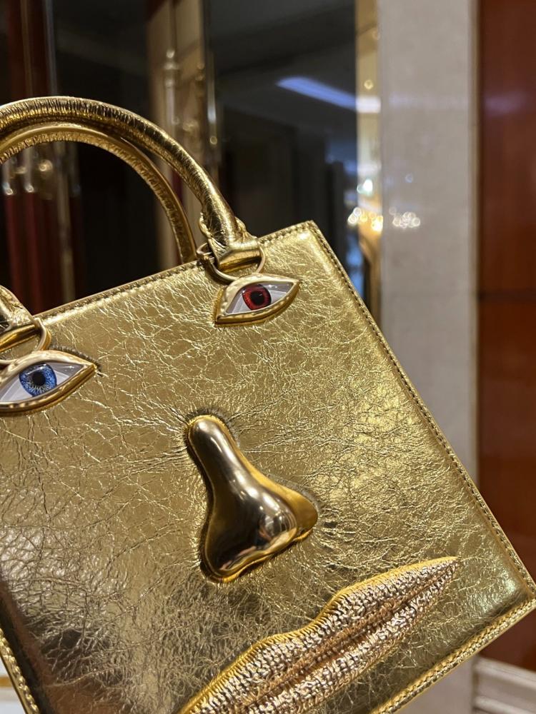 حقيبة الوجه Schiapareelli face bag