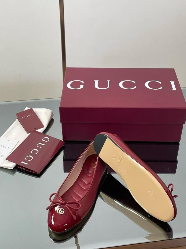 Gucci flat shoes
