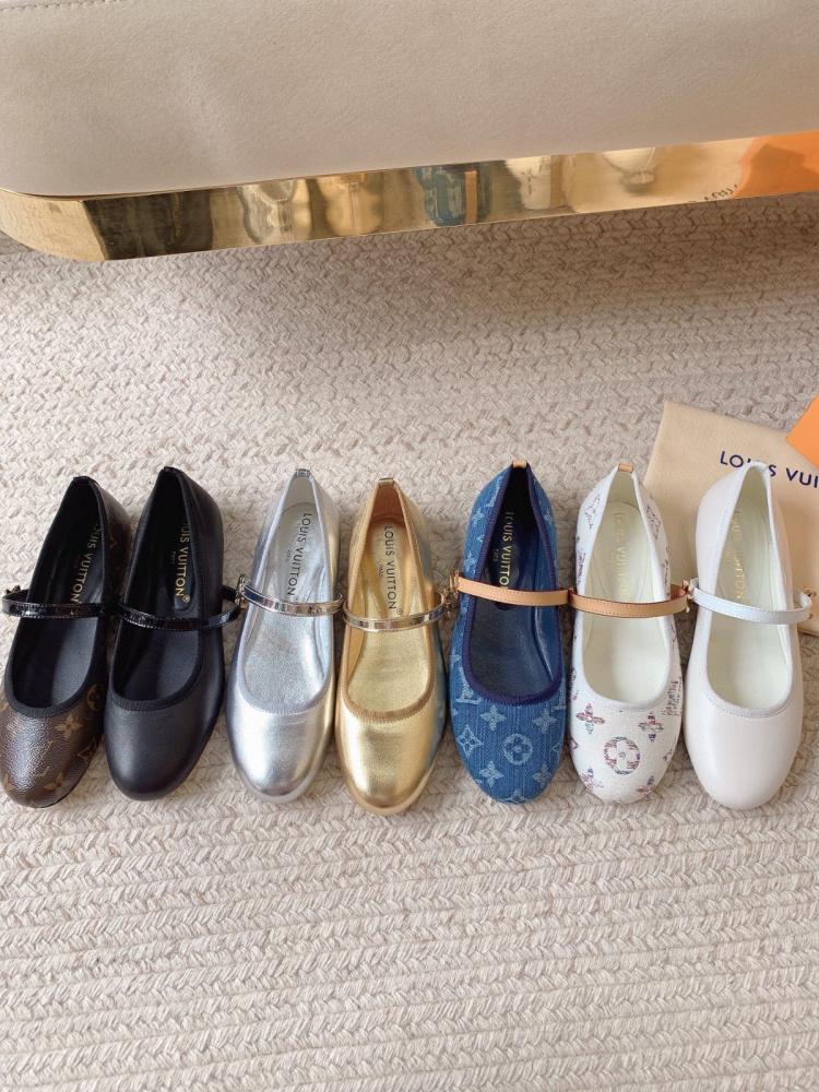 Louis Vuitton flats