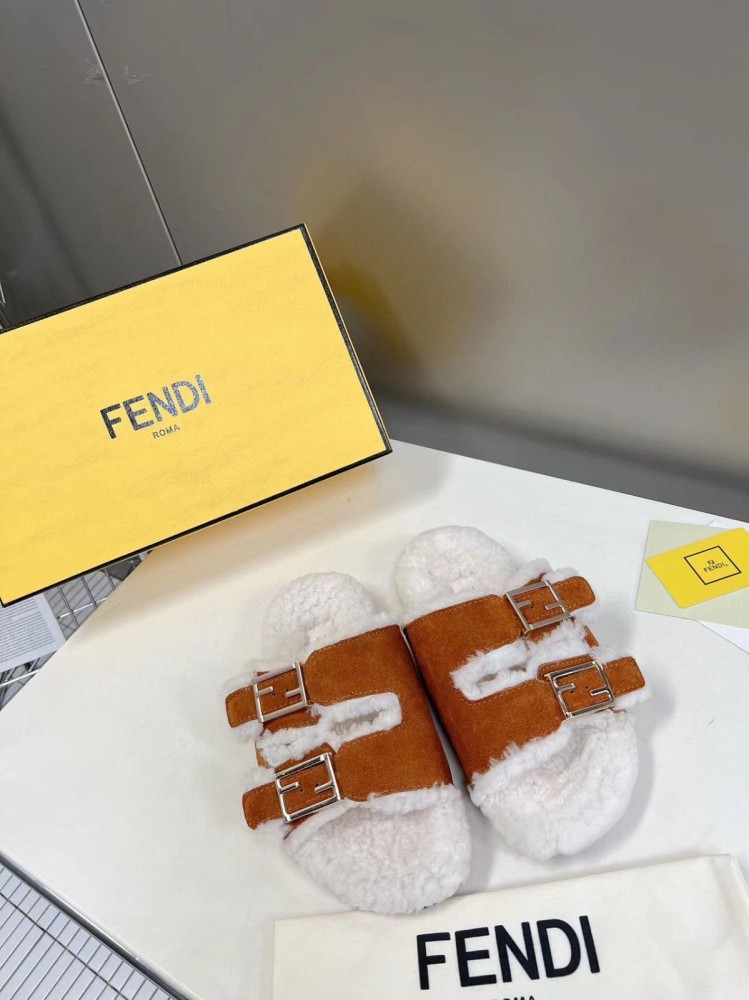 Fendi slippers