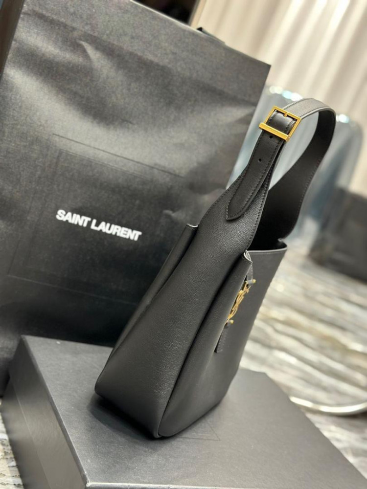 حقيبة ايف سان لوران ysl