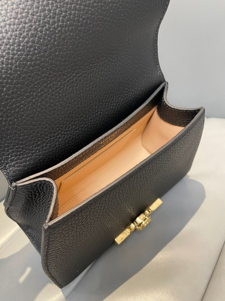 حقيبة Moynat