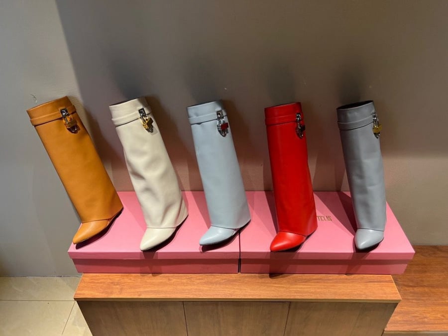 Chanel imitation boots