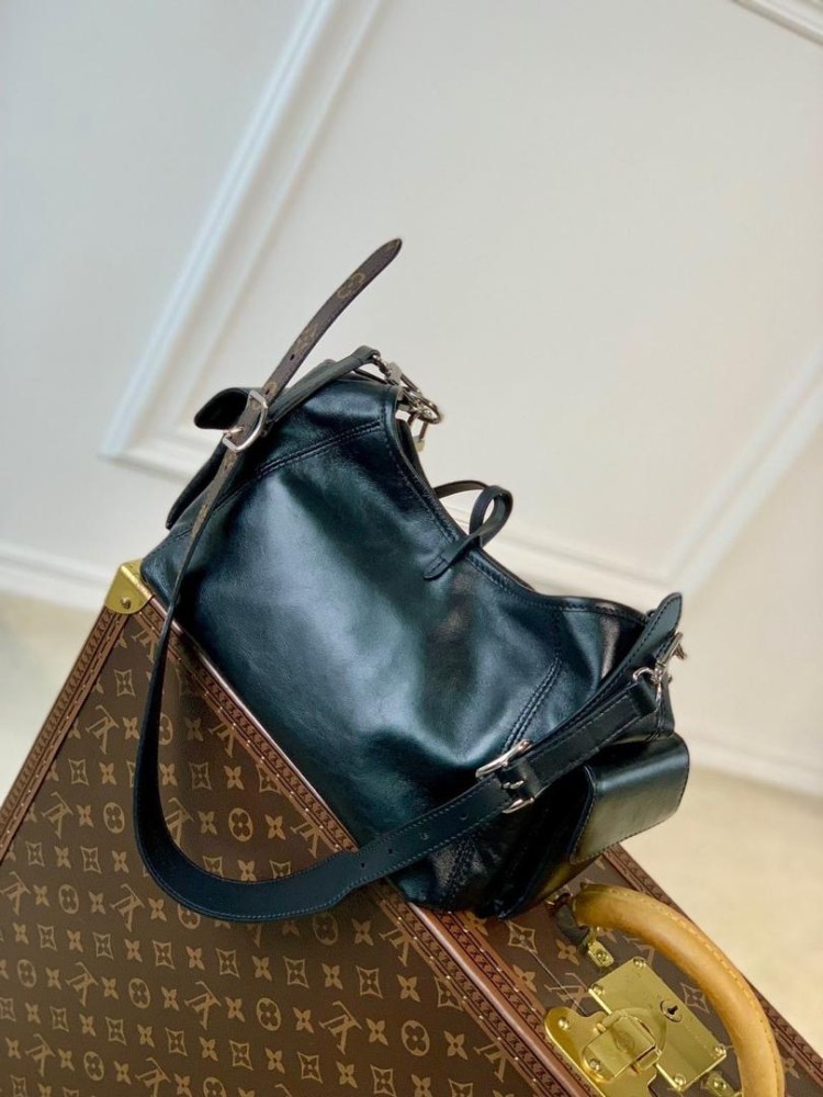 حقيبة لويس فيتون 32cm