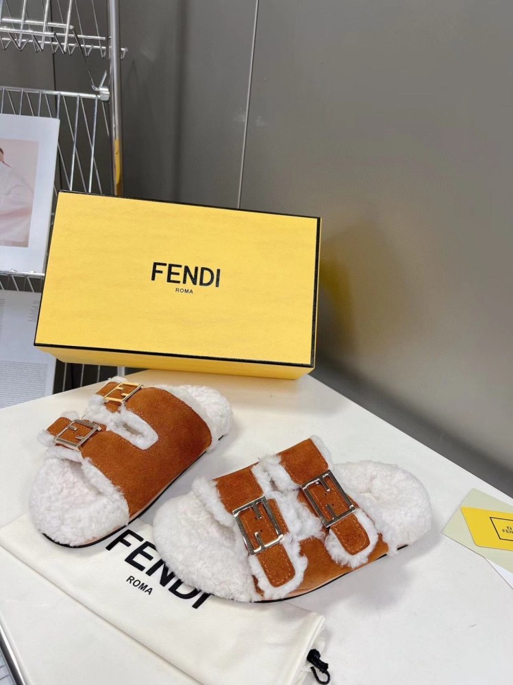Fendi slippers