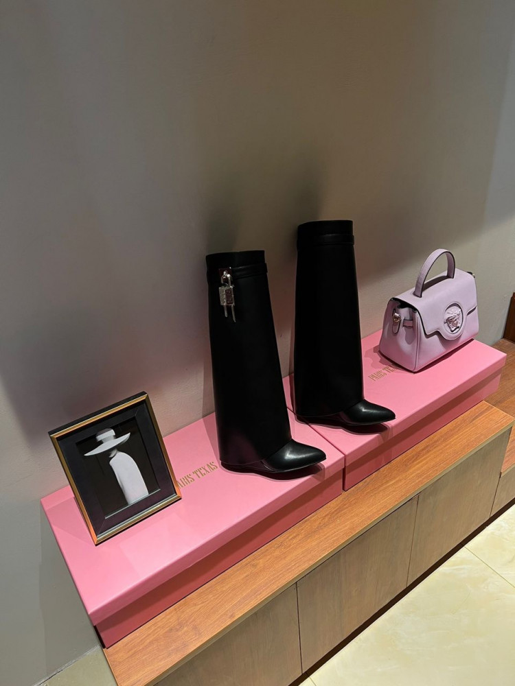 Chanel imitation boots