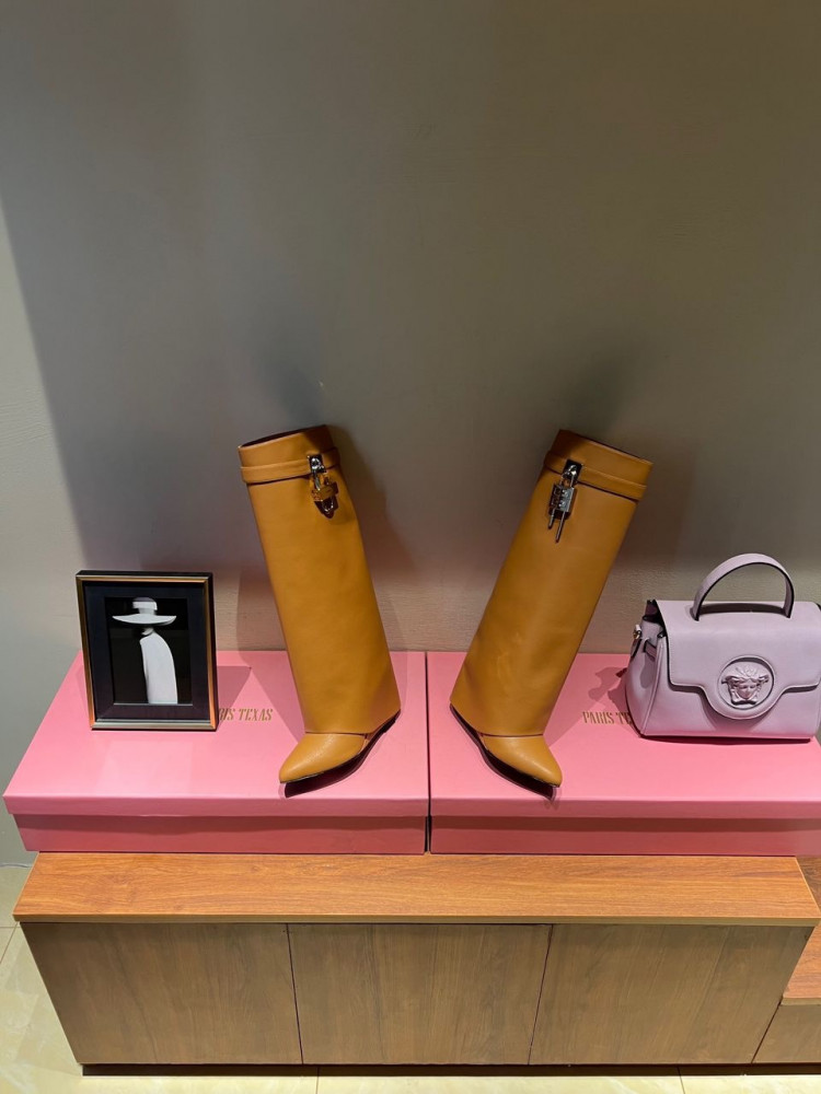 Chanel imitation boots
