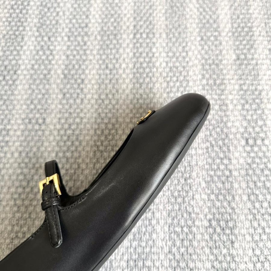 Empty Prada