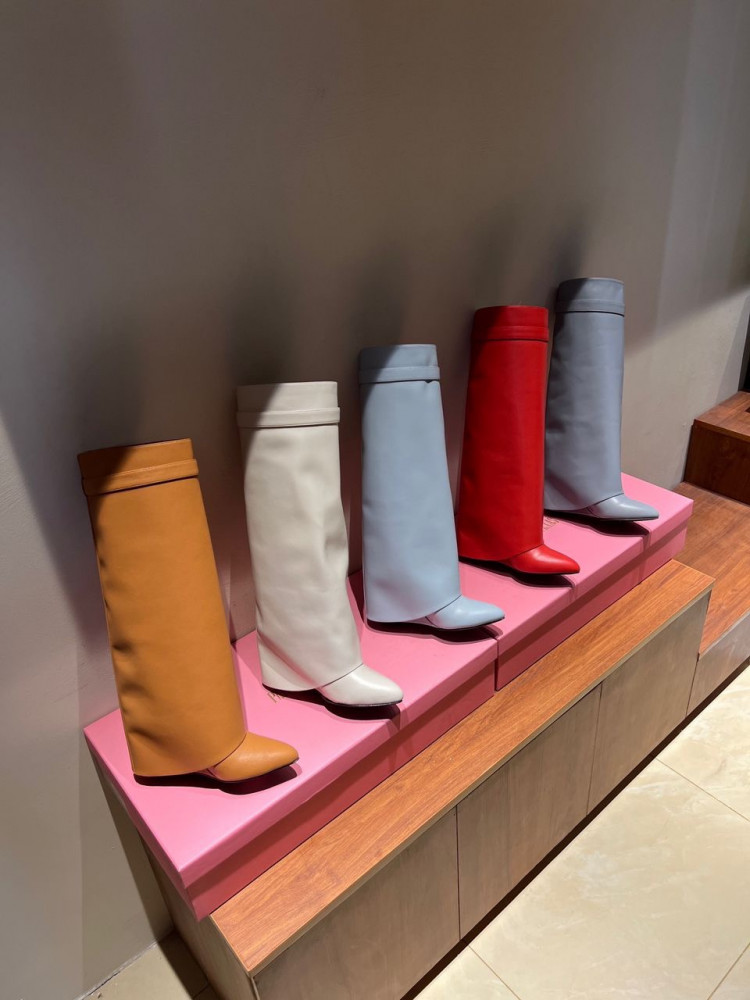 Chanel imitation boots