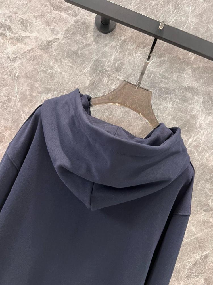 جاكيت قوتشي