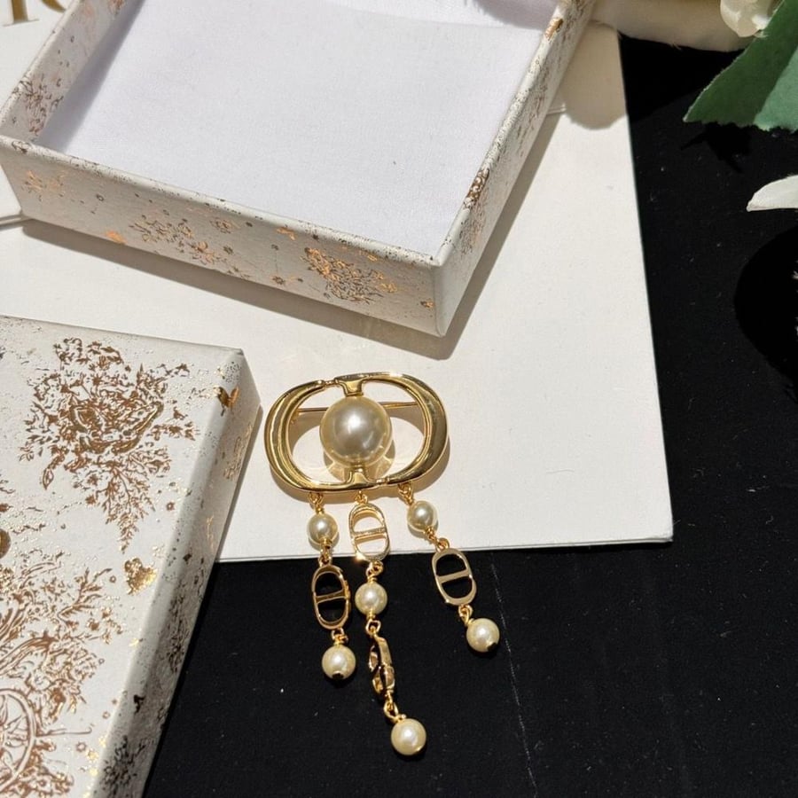 Dior brooch