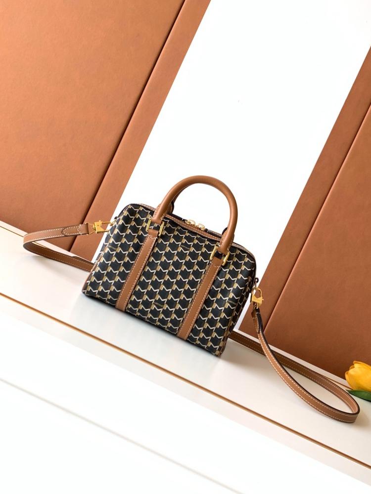 حقيبة Moynat