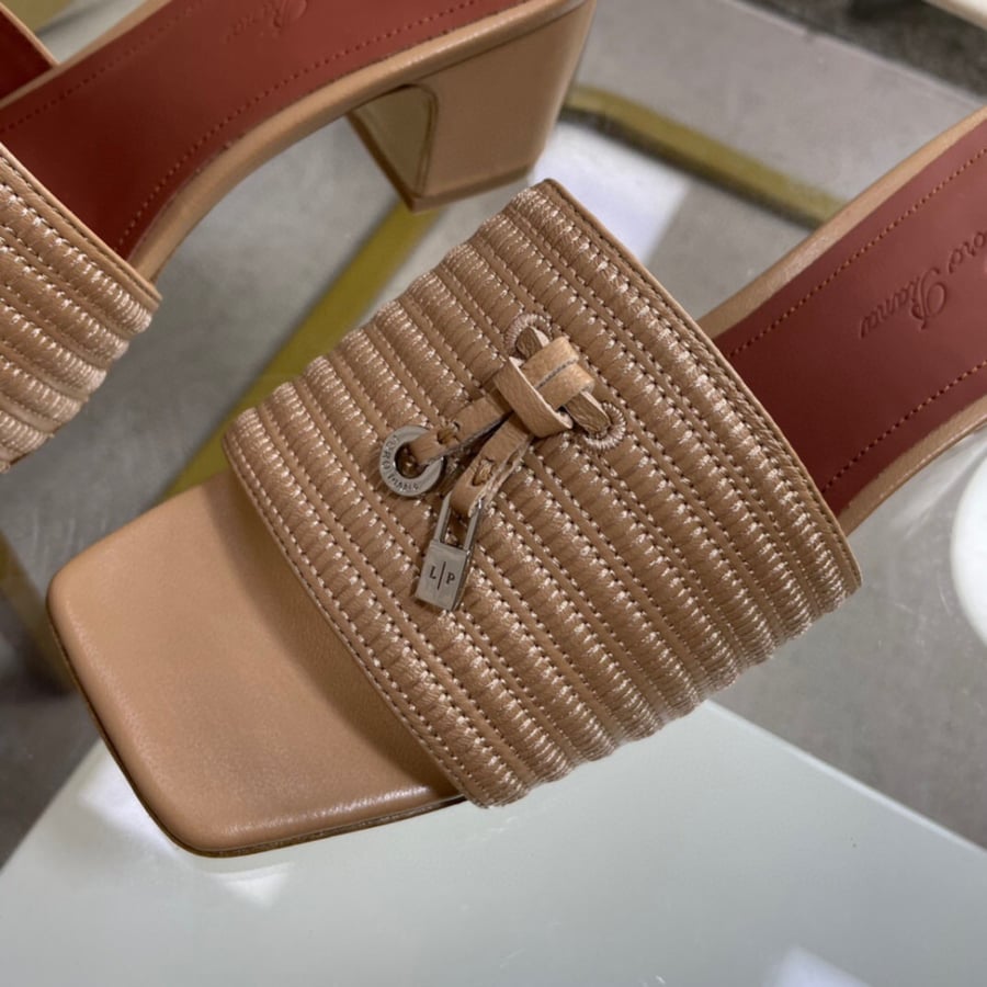 Lorbiana heel