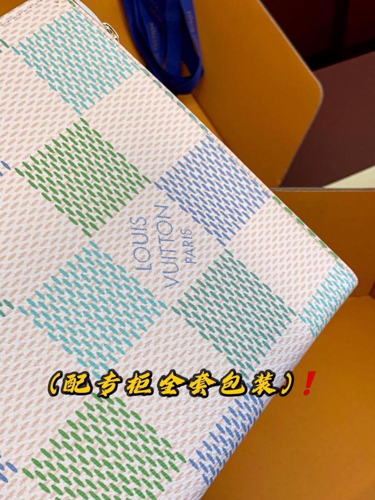Louis Vuitton bag (two colors)