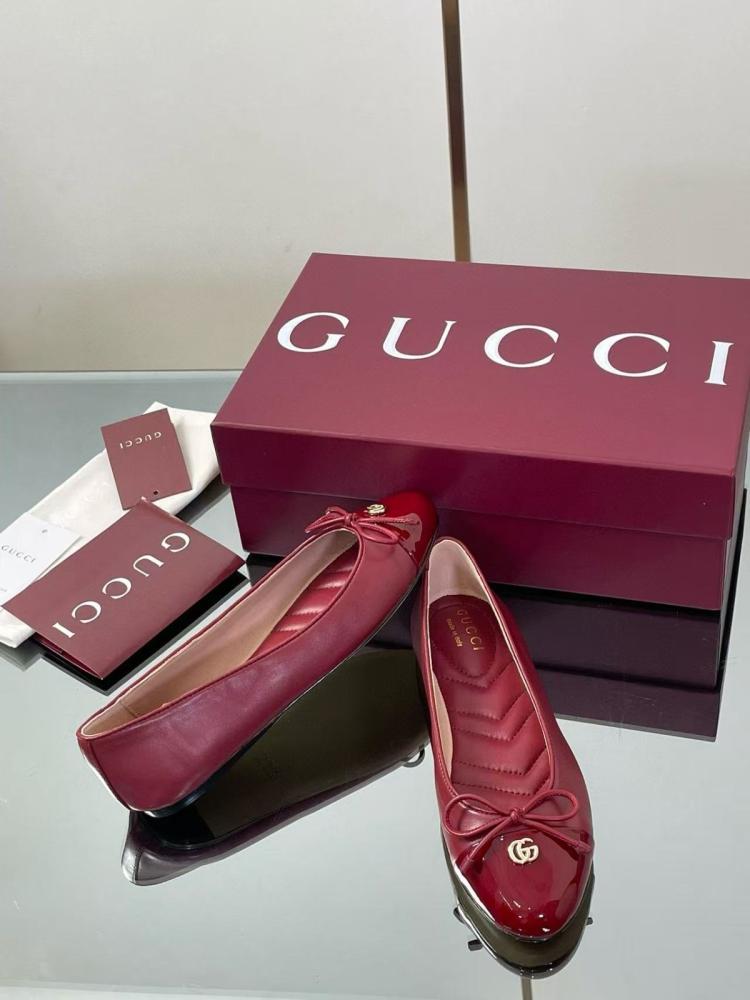 Gucci flat shoes
