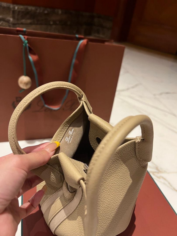 L'Orbiana bag