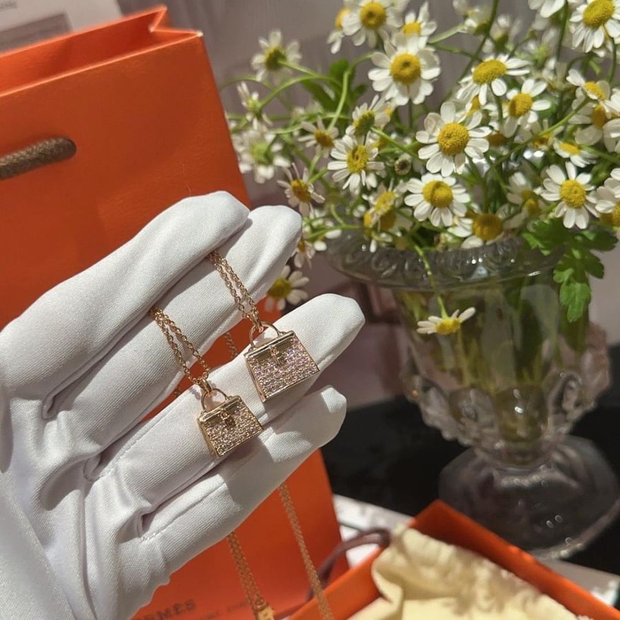 Hermes necklace (two sizes)