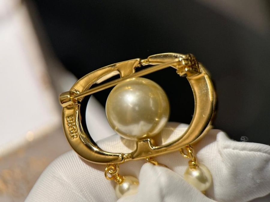 Dior brooch