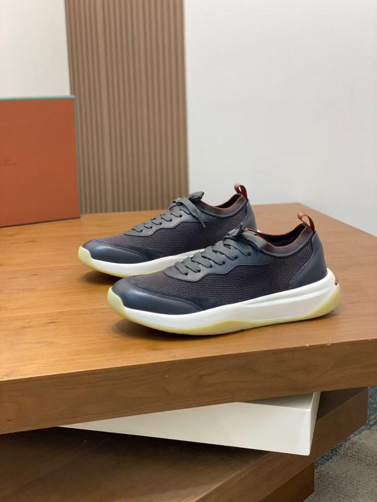 Loribiana shoe