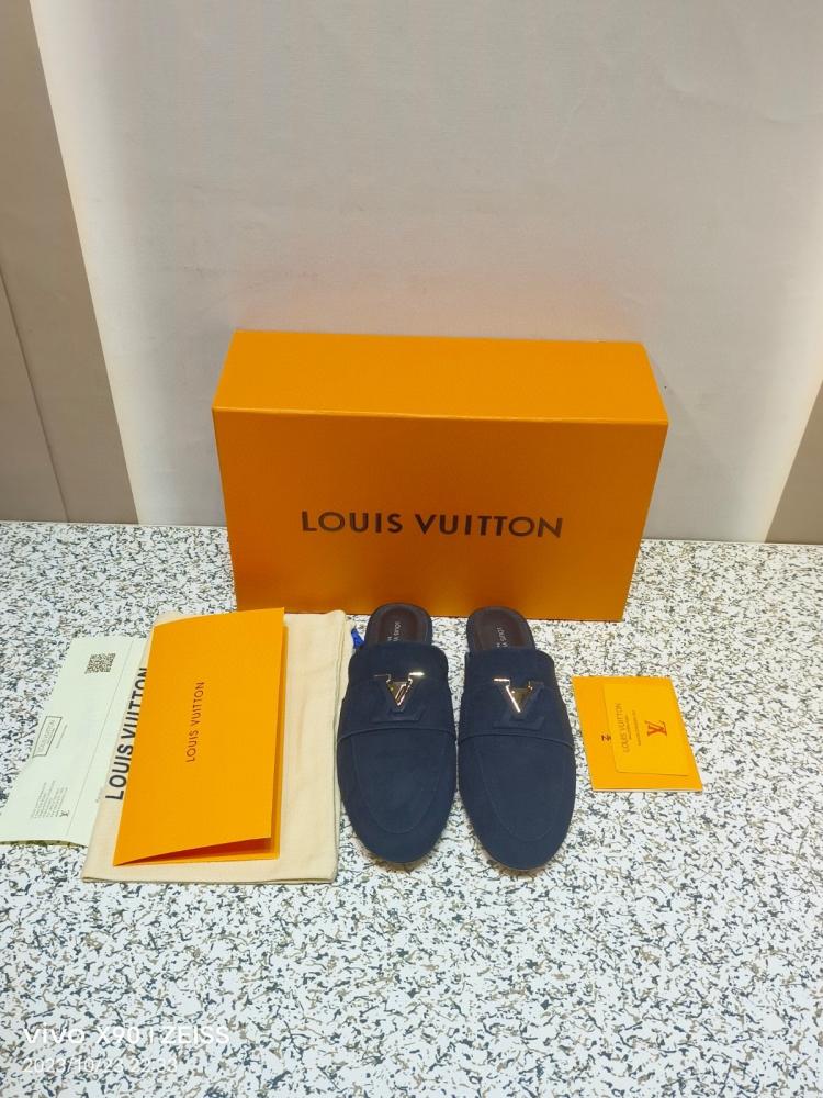 Louis Vuitton slippers