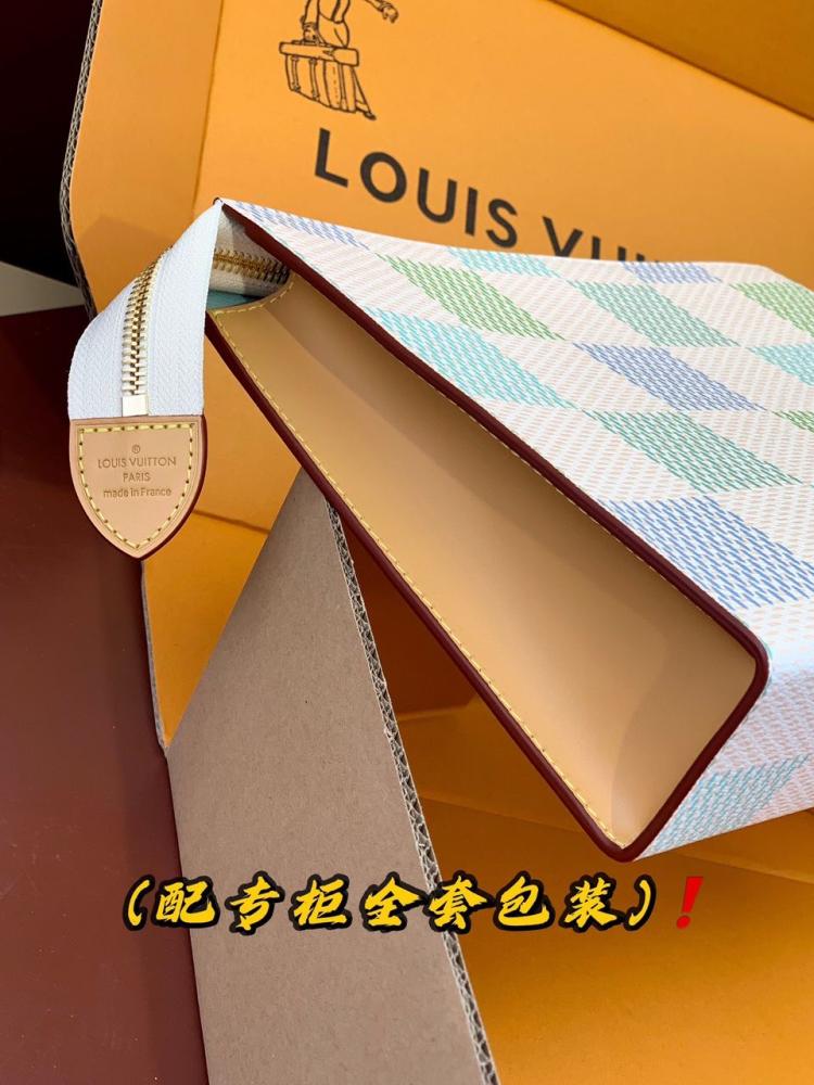 Louis Vuitton bag (two colors)