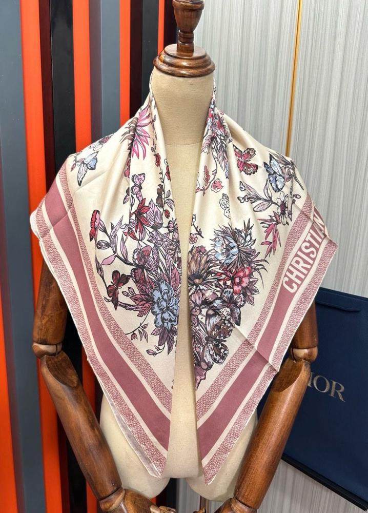 سكارف ديور
