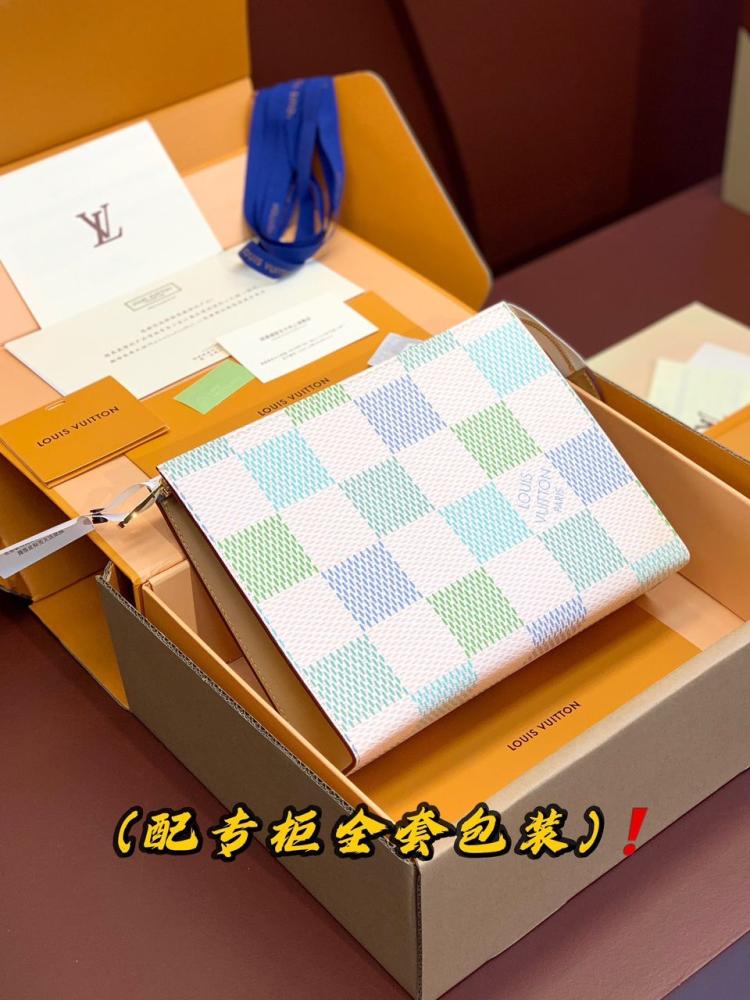 Louis Vuitton bag (two colors)