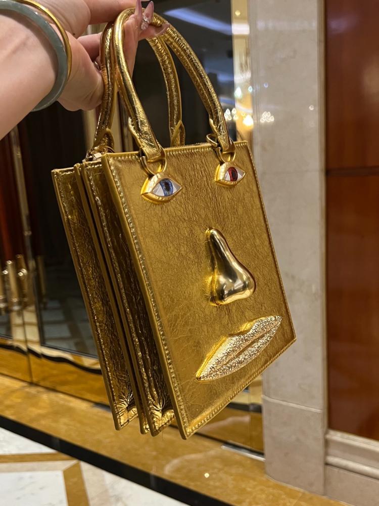 حقيبة الوجه Schiapareelli face bag