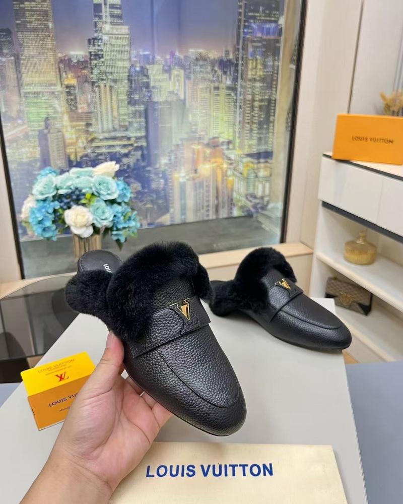 Louis Vuitton slippers