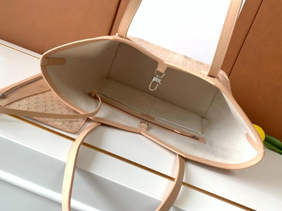 حقيبة Moynat