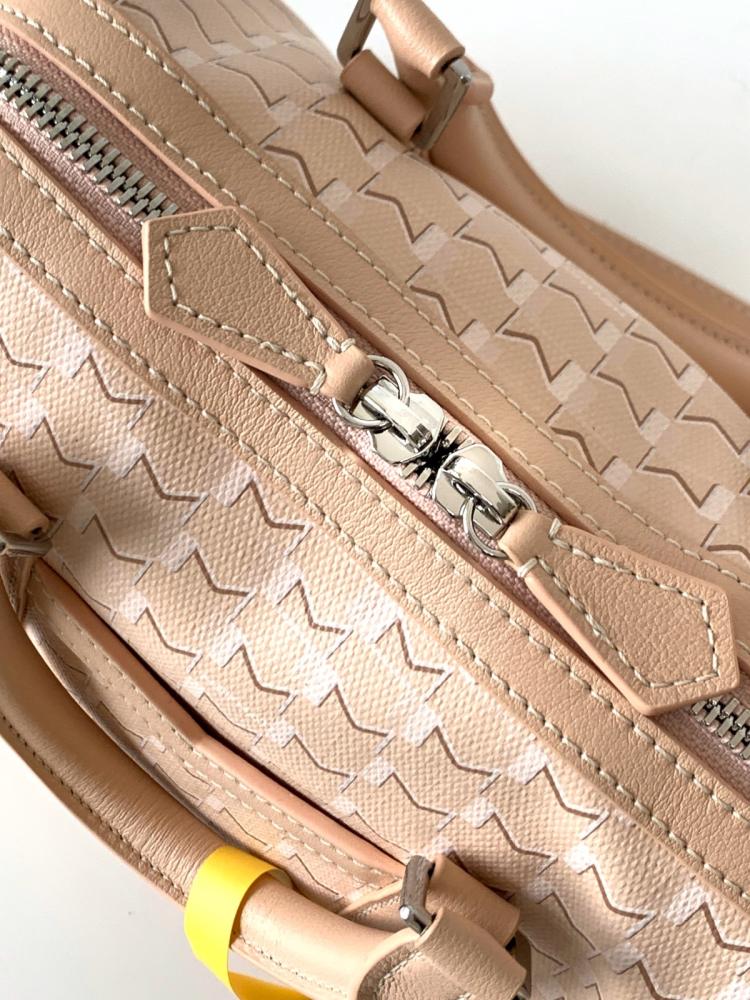 حقيبة Moynat