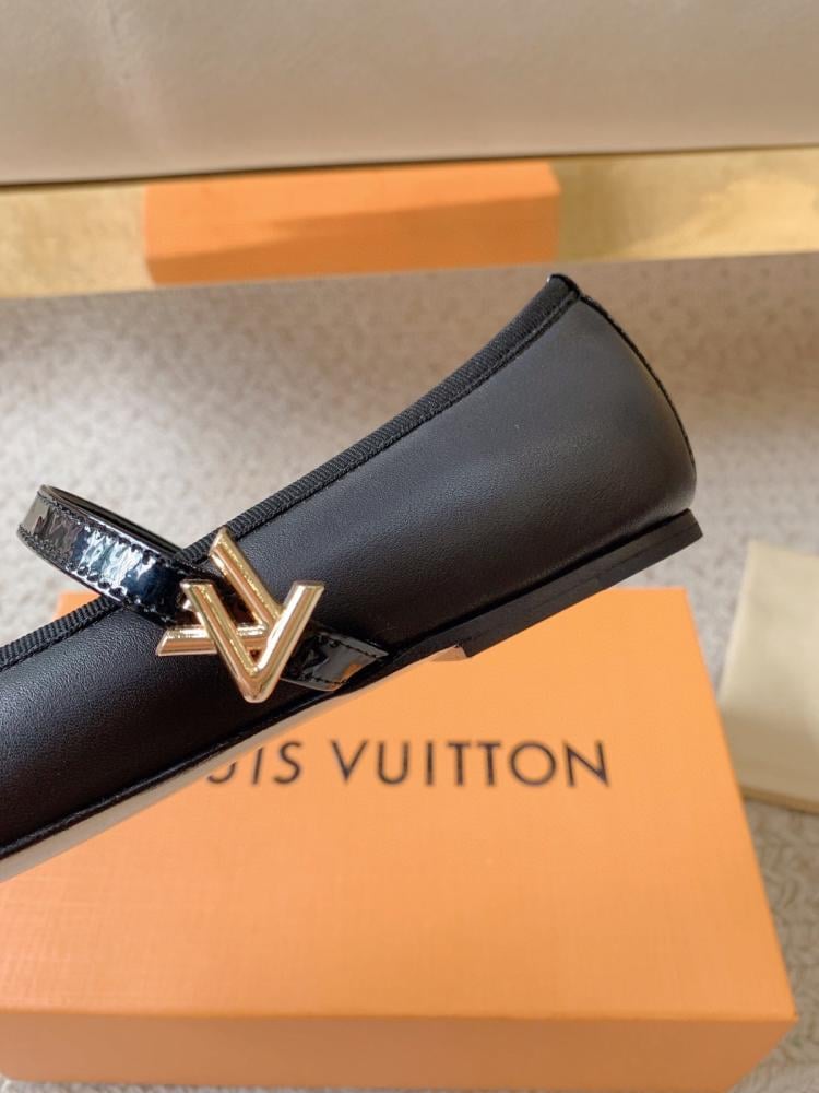 Louis Vuitton flats