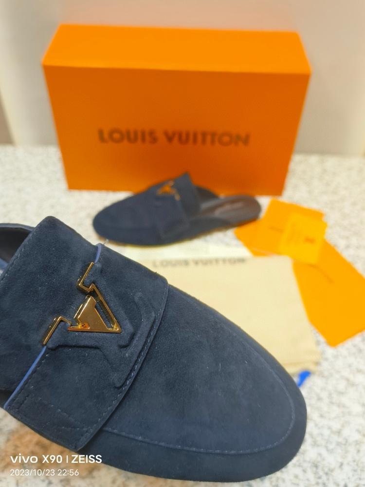 Louis Vuitton slippers