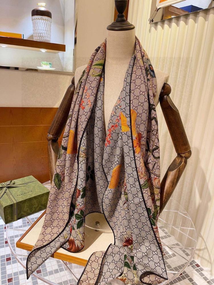سكارف قوتشي
