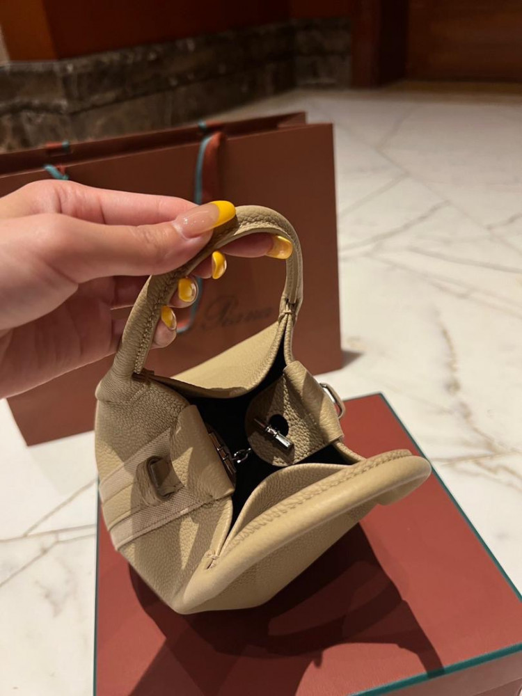 L'Orbiana bag