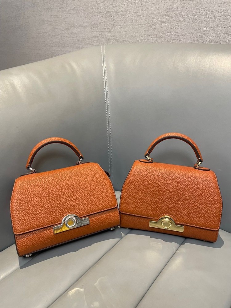 حقيبة Moynat