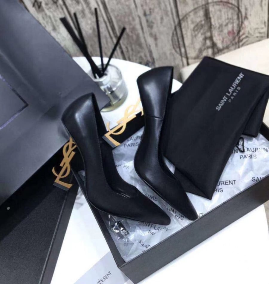 كعب اف سالوران ysl