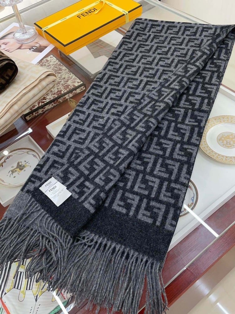 بطانية فندي مع غطاء العين