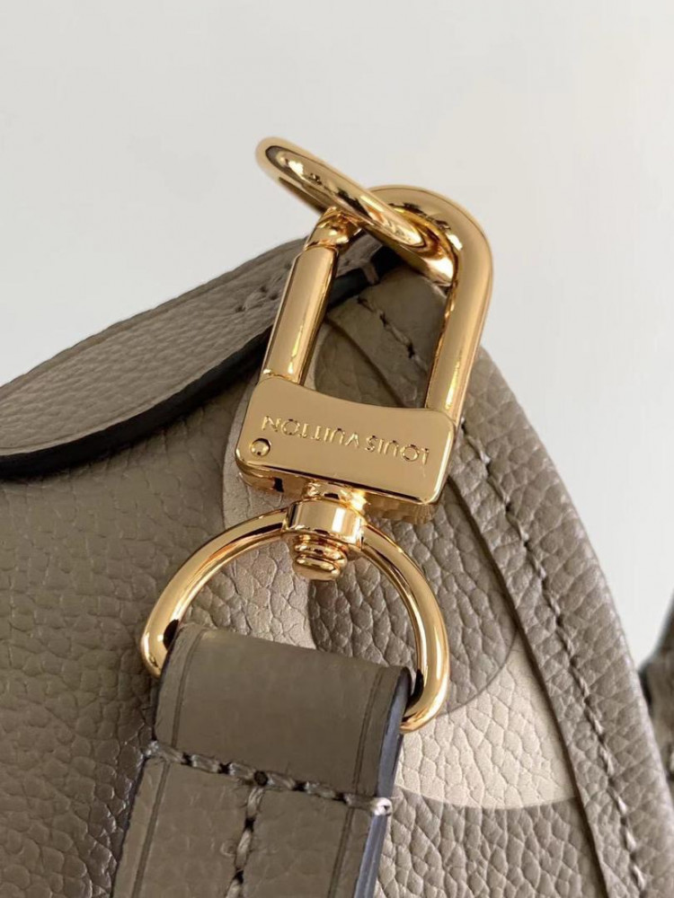 Louis Vuitton bag 28cm