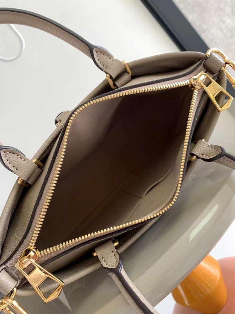Louis Vuitton bag 28cm