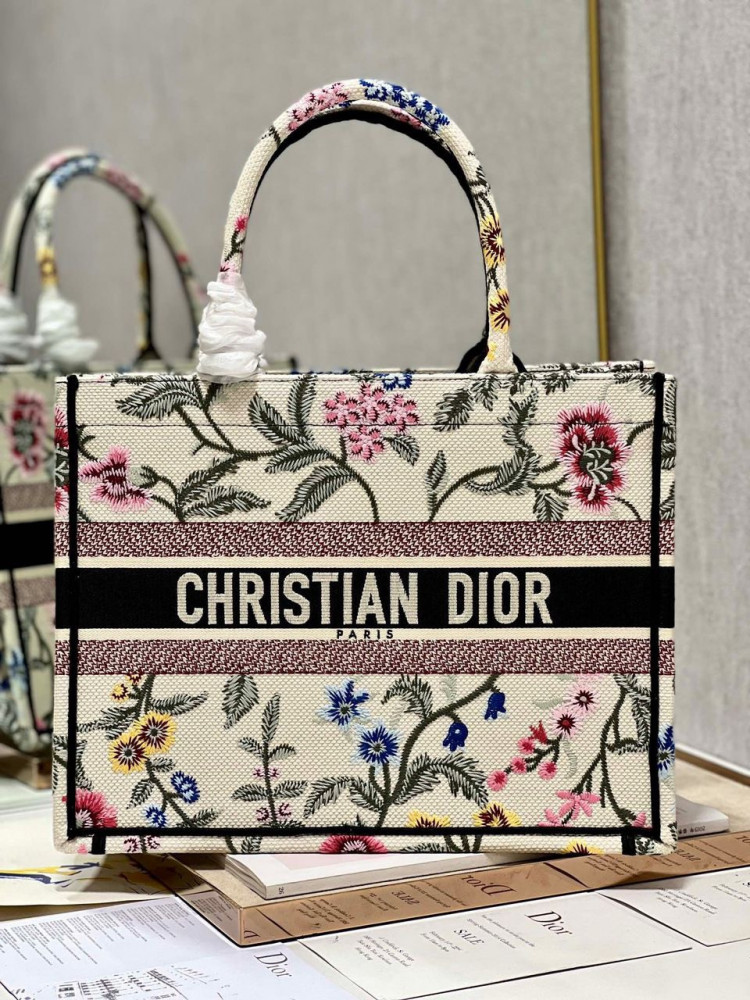 Totti remains Dior