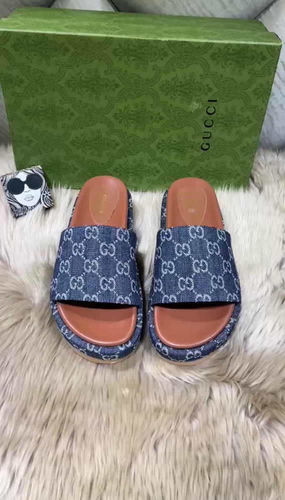 slippers gucci