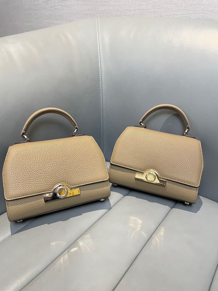 حقيبة Moynat
