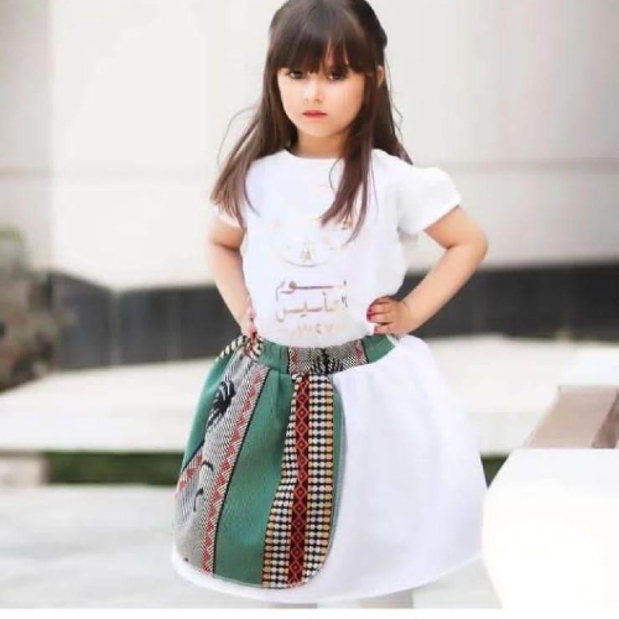 طقم تنورة وتيشيرت يوم التأسيس للبنات بتصميم تراثي أنيق