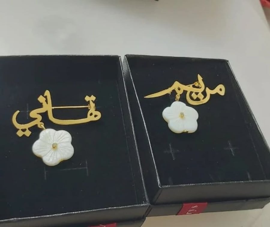 بروش مطلي بالذهب مع ورده - متجر مون