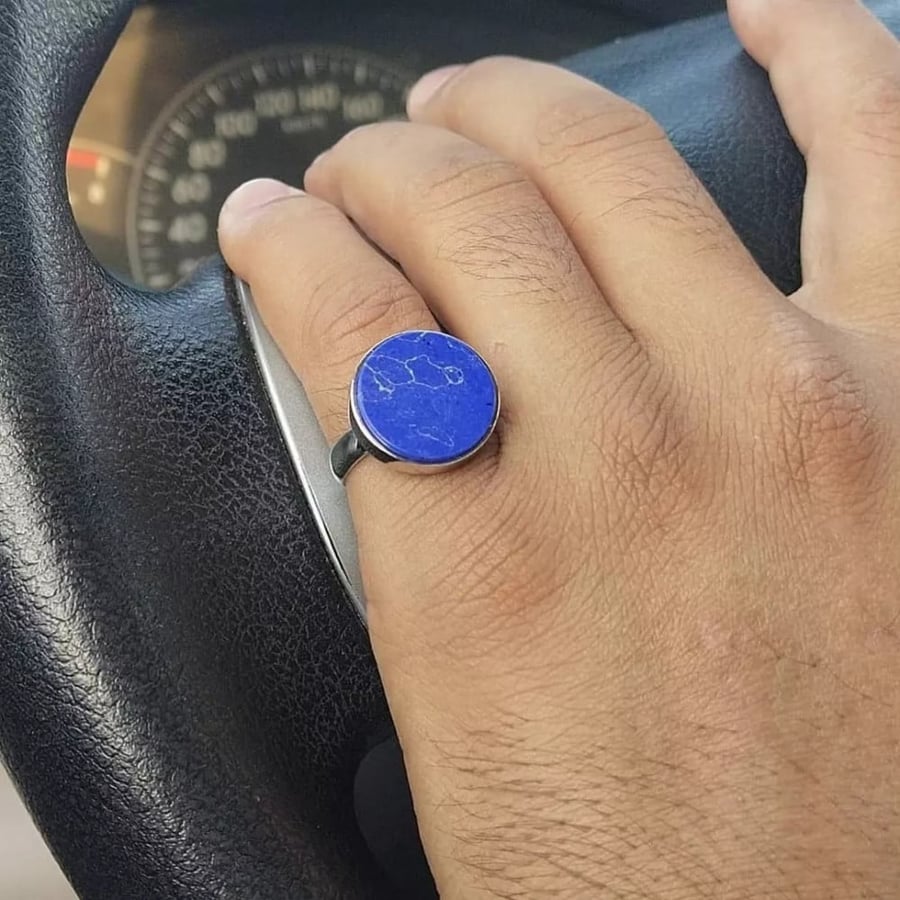 خاتم ملكي رجالي سادة حجر أزرق شكل دائري _متجر مون