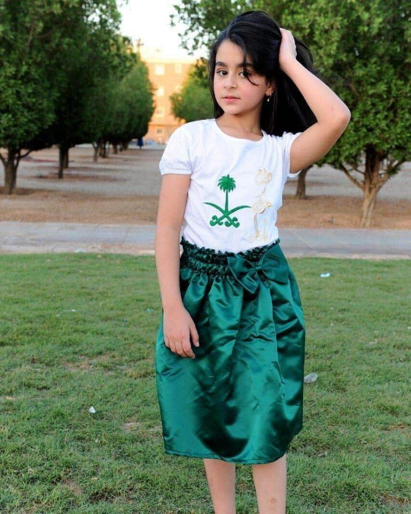 ازياء اليوم الوطني للبنات -تنورة خضراء وتيشيرت