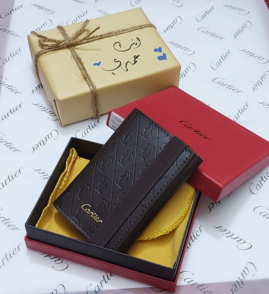 محافظ كارتير رجالي اسود